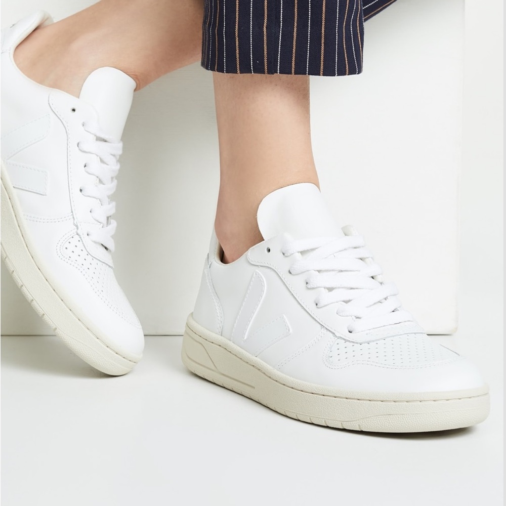 Veja V-10 Sneakers in Extra White. Size 5/EU 36.